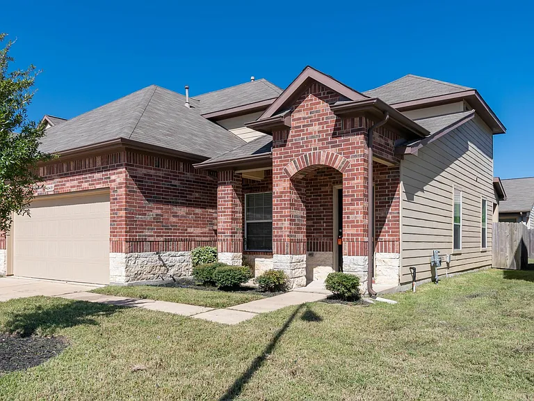 12431 Roy Mix Bohn Ln — Photo 3