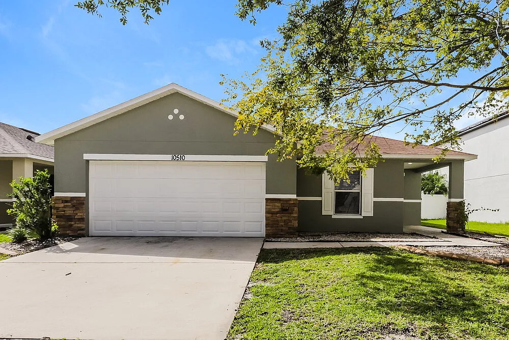 3 bed, 2.0 bath, 1710 sqft, $2,380 — Photo 1