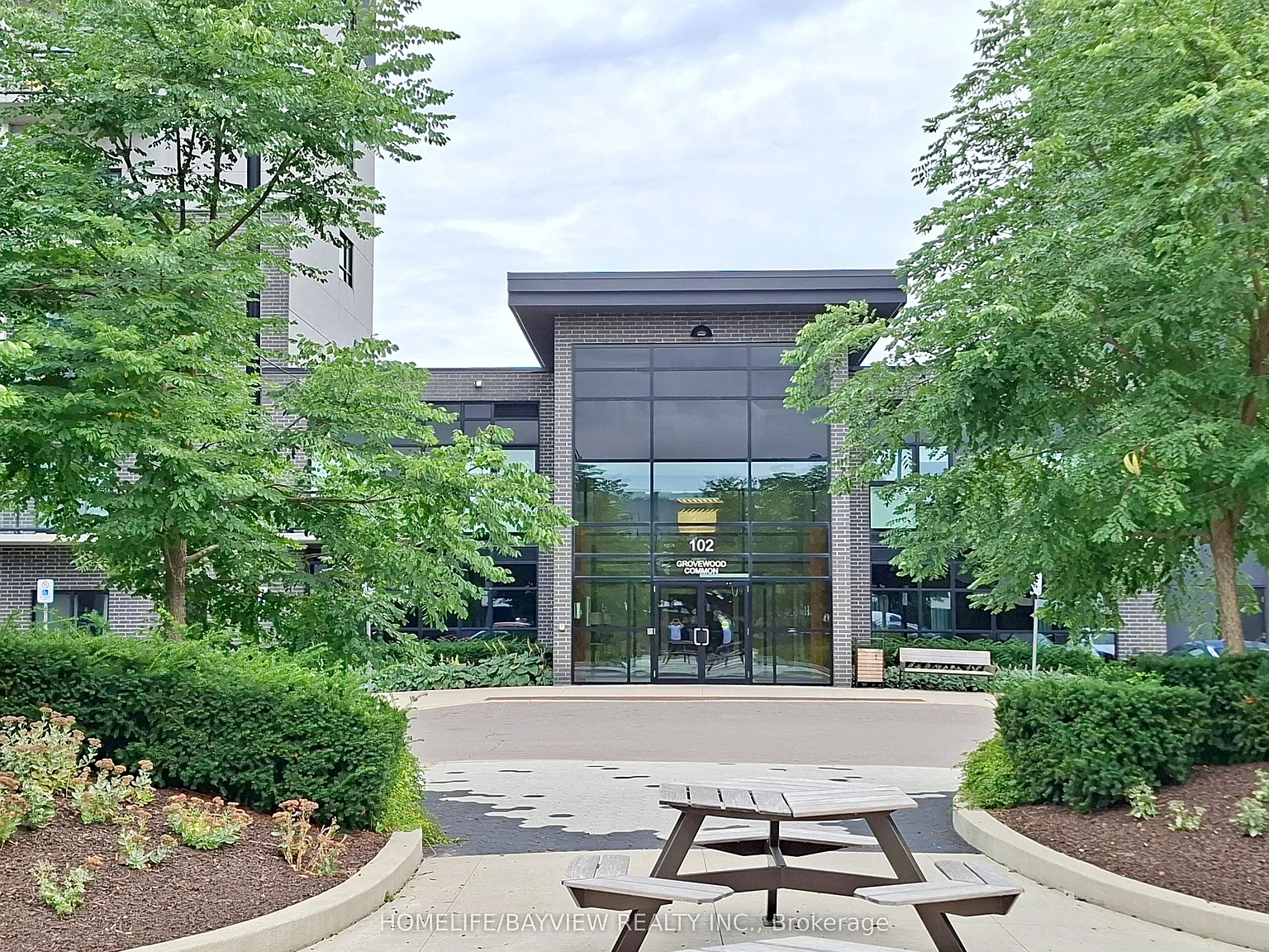 2 bed, $2,350 — Photo 2