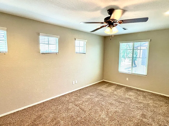 7363 W Cambridge Ave — Photo 15