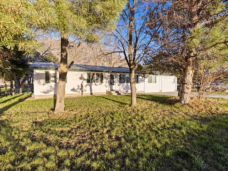 10390 N Highway 38 — Photo 6