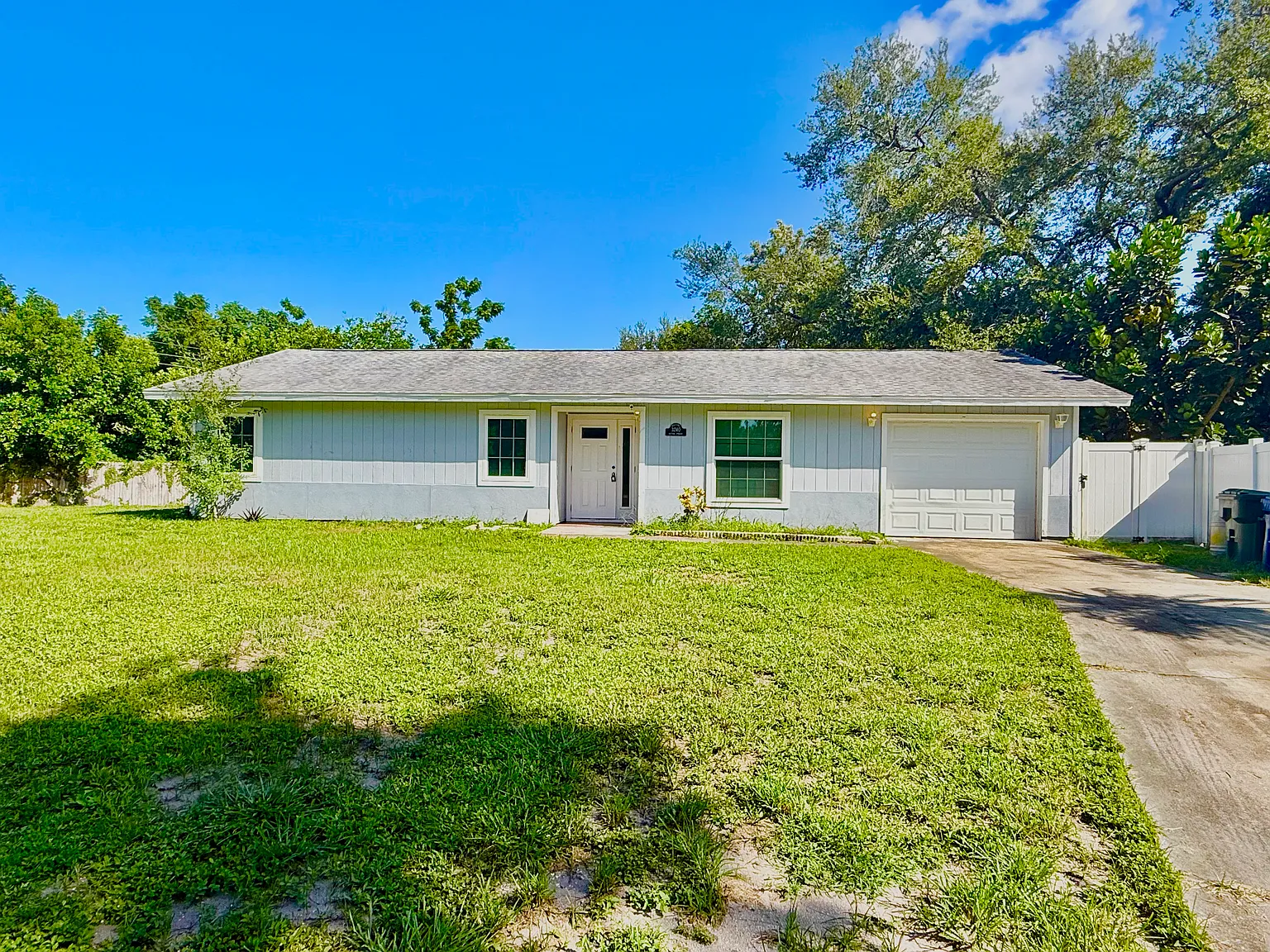 3 bed, 1291 sqft, $2,995 — Photo 2