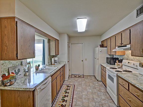 3rd image of 10705 W Caron Dr