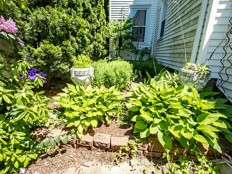 19 Faxon St — Photo 17