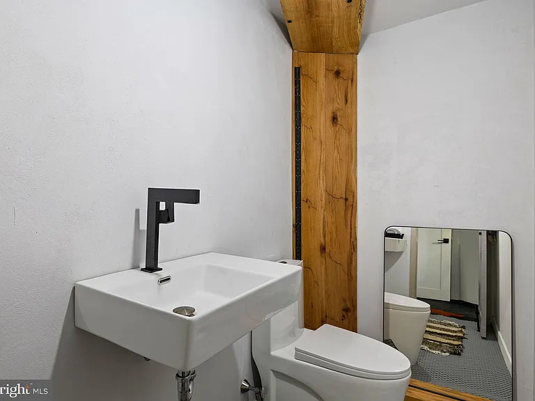 601 Cathcart Rd — Photo 27