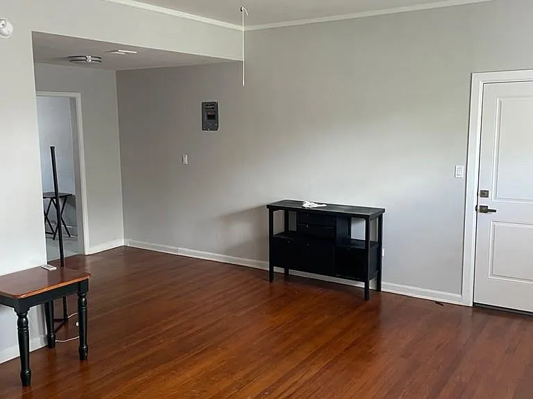 1800 Palm Blvd #203 — Photo 2