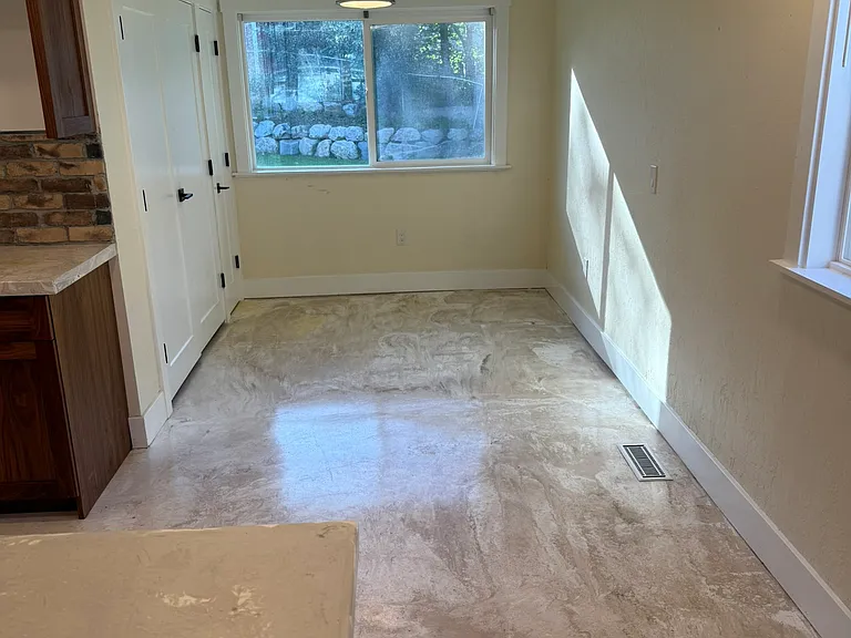 2743 S Davis Blvd — Photo 5