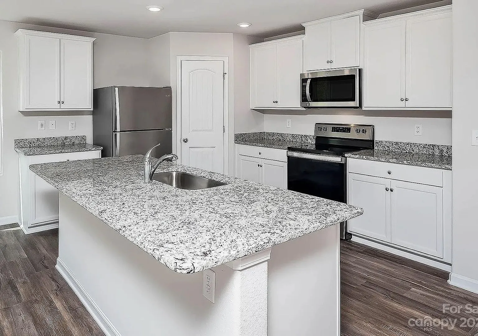 Room for Rent in 4 Bedroom Home at Trailblazer St — Photo 1