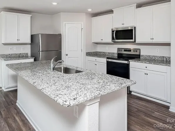 3006 Trailblazer St, Charlotte, NC 28215