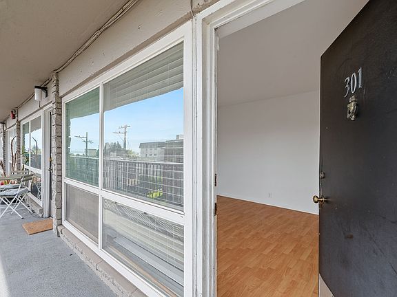 4th image of 1100 Queen Anne Ave N #301