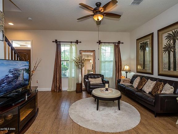 3rd image of 9446 Trinana Cir