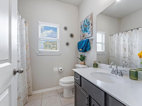 4th image of 31007 Oakley Glen Ct