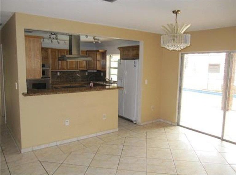 2nd image of 15731 Palmetto Club Dr