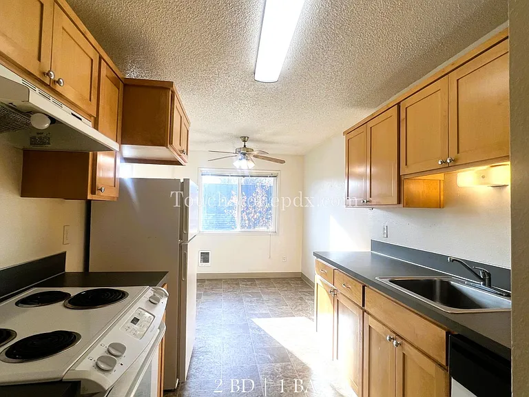 5802 SE Milwaukie Ave #3 — Photo 2
