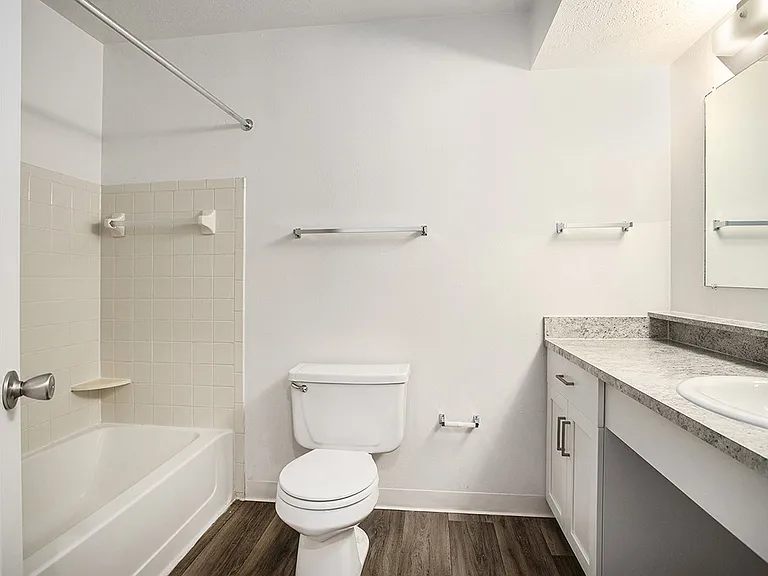 Pine Knoll Apartments — Photo 33