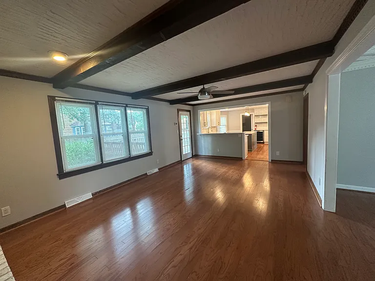 608 Hearndon Ct — Photo 8