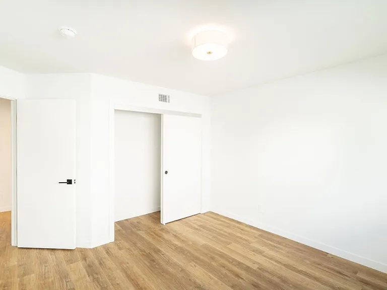 6120 Eleanor Ave — Photo 18