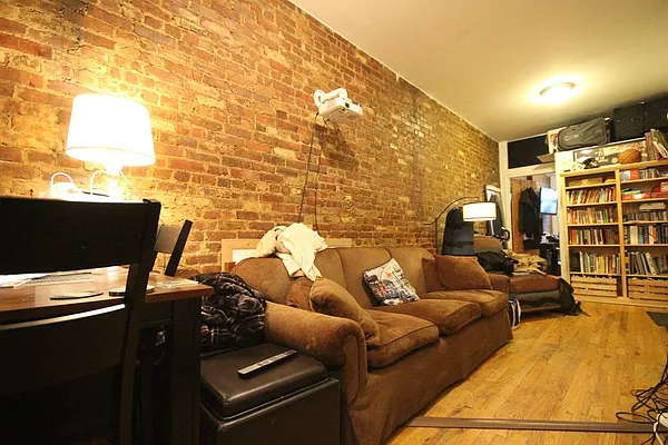 Rented by Dynamik Realty | media 42