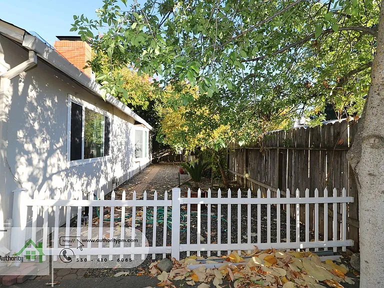 2202 Canal Dr — Photo 36