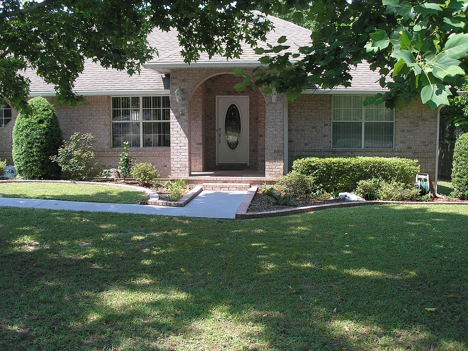 1st image of 679 Whitney Dr