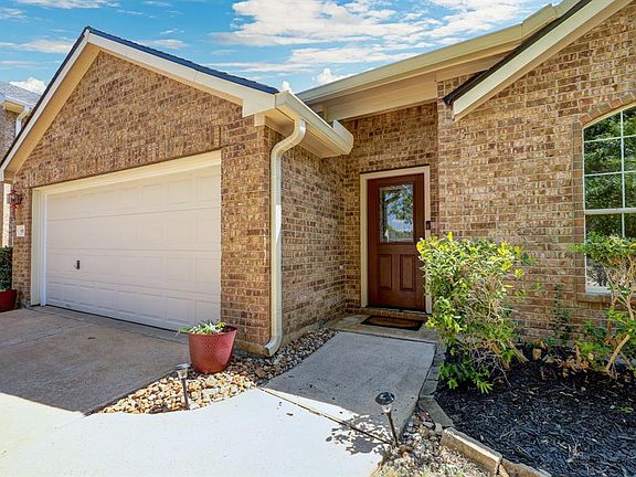 3rd image of 18927 Squirrel Oaks Drive
