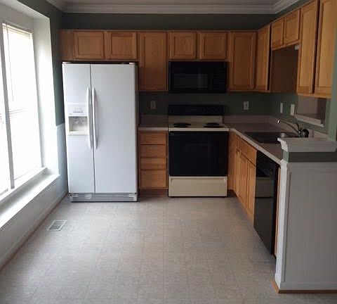 4th image of 4609 Colonnade Way