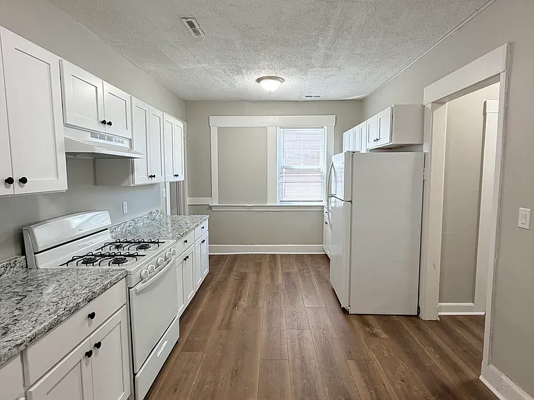 401 Sherman Ave #6 — Photo 2