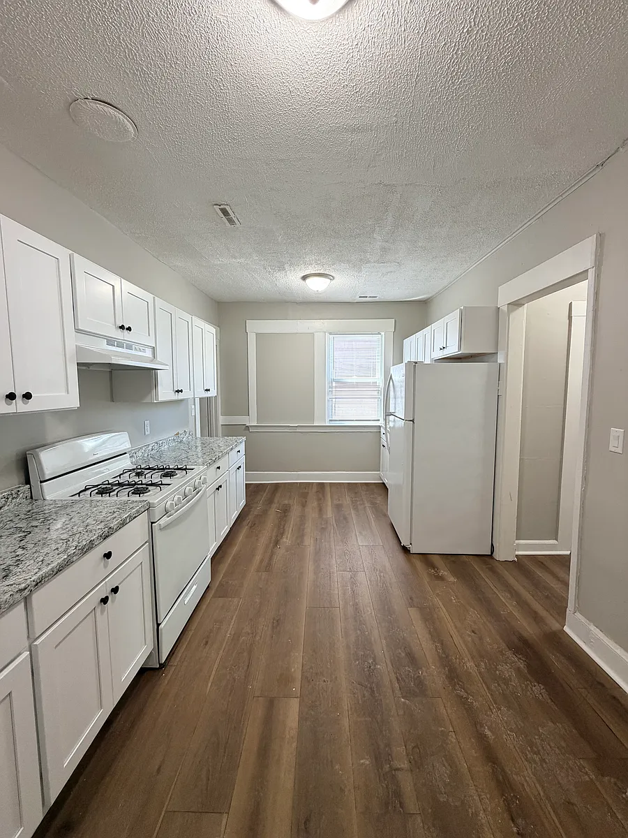 Building Photo - 401 Sherman Ave #6