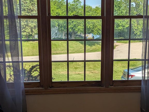 5th image of 10149 Emerald Dr