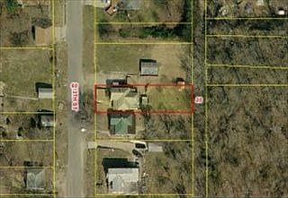 4th image of 2401 S 13th St