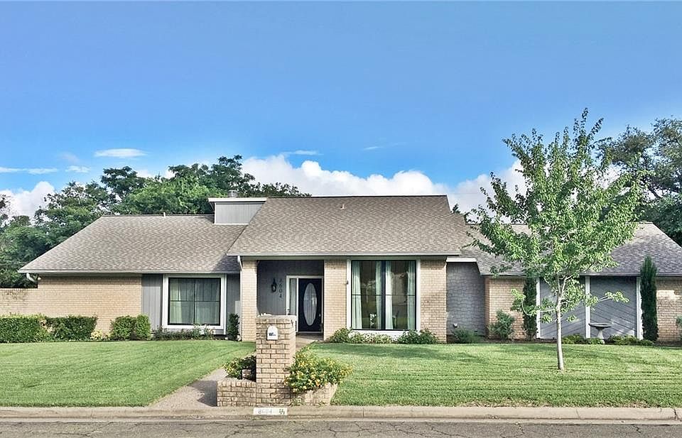 2nd image of 8604 Oakdale Dr