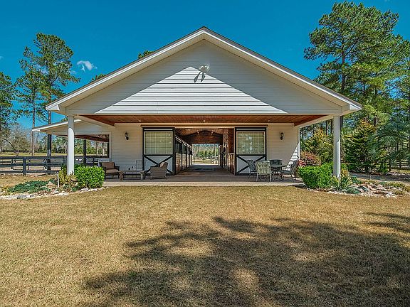 2nd image of 3091 Chewacla Ln