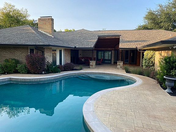 2nd image of 6712 Glenhurst Dr