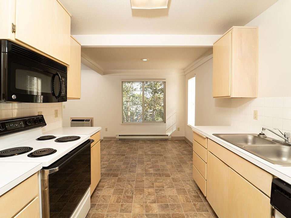 1st image of 925 E Sharpsburg Ave #200