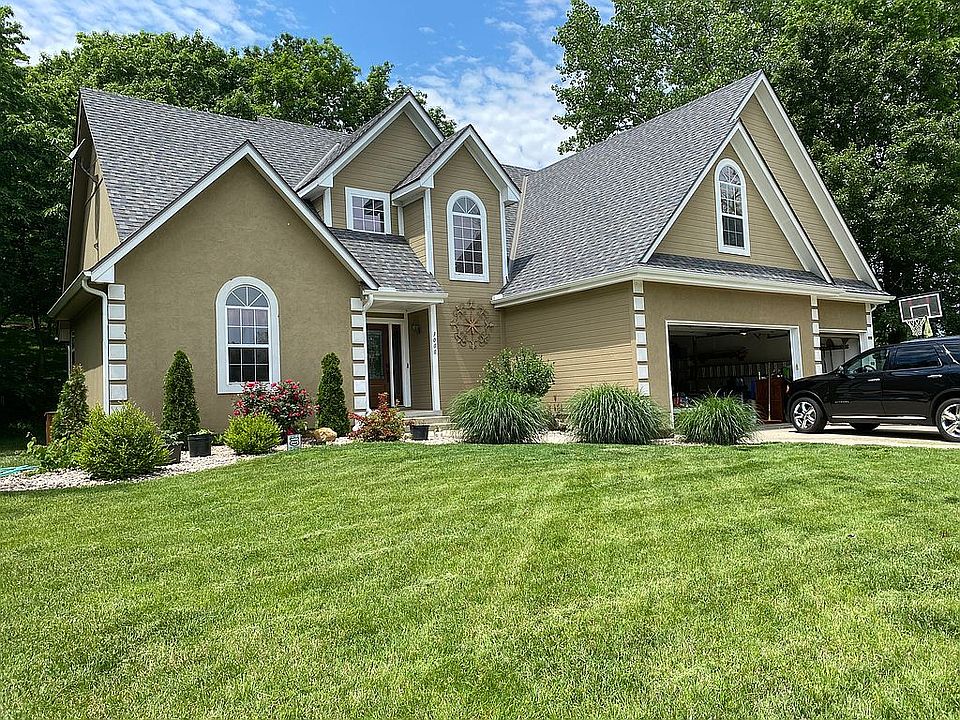 1st image of 3000 S Bradford Ln