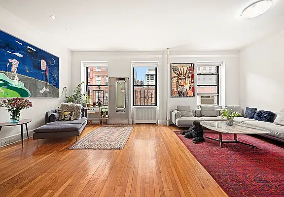 3rd image of 215 W 105th St #3ED