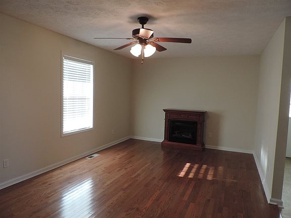 5th image of 250 Keystone Dr