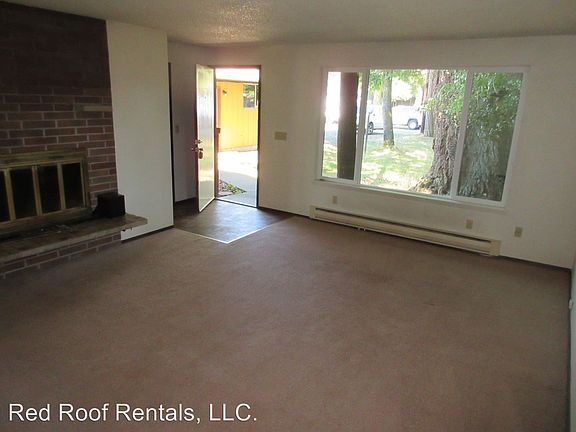 2nd image of 140 179th St E