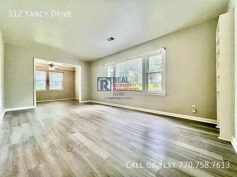 312 Yancy Dr SE — Photo 4
