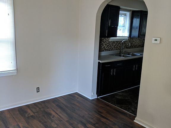 2nd image of 513 E Mahan Ave