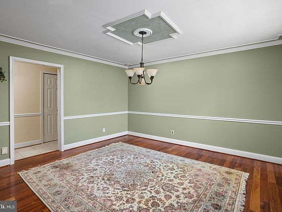 5th image of 1 Bromley Ct