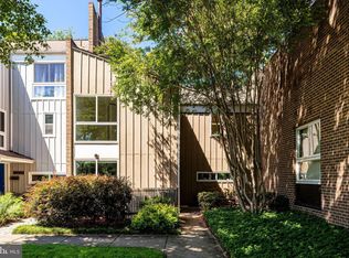 11478 Links Dr, Reston, VA 20190