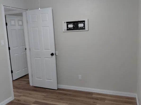2327 Sunflower Dr, Arlington, TX 76014