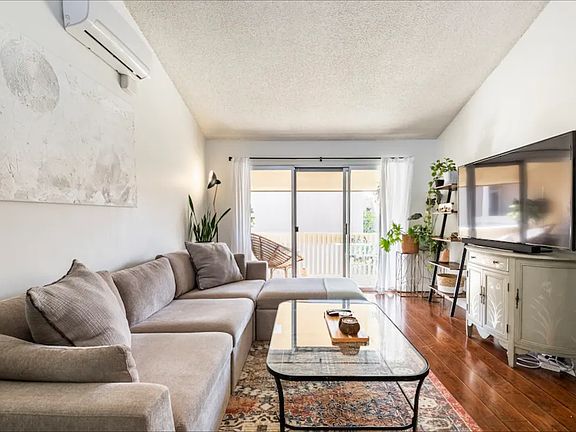 5th image of 1775 Diamond St Unit 301