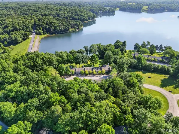 15 Lionshead Ridge Dr, Innsbrook, MO 63390