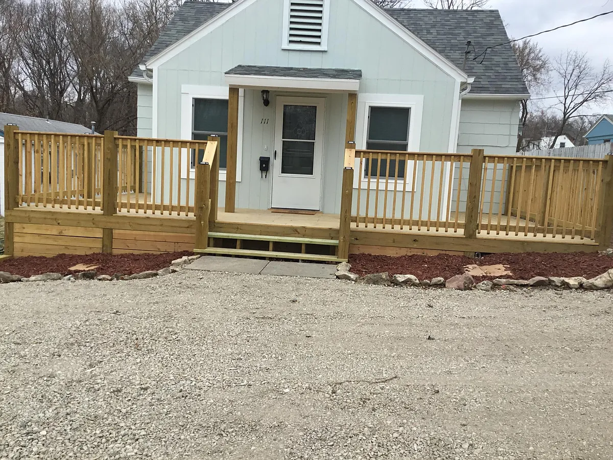Building Photo - 111 W Morse Ave
