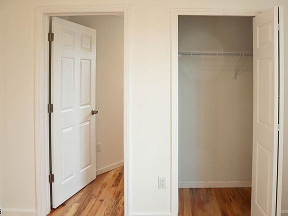 4th image of 373-375 6th Ave W #2R