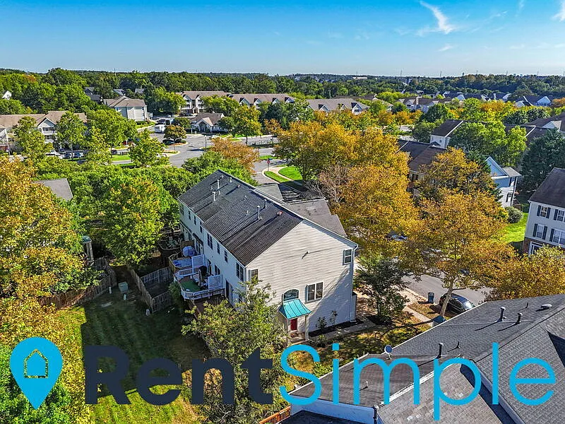 3 bed, 2.5 bath, 1940 sqft, $3,495 — Photo 2