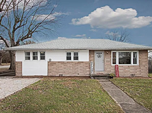 114 N Oak St, Trenton, IL 62293