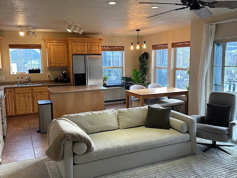 1790 W Fox Bay Dr #D304 — Photo 2